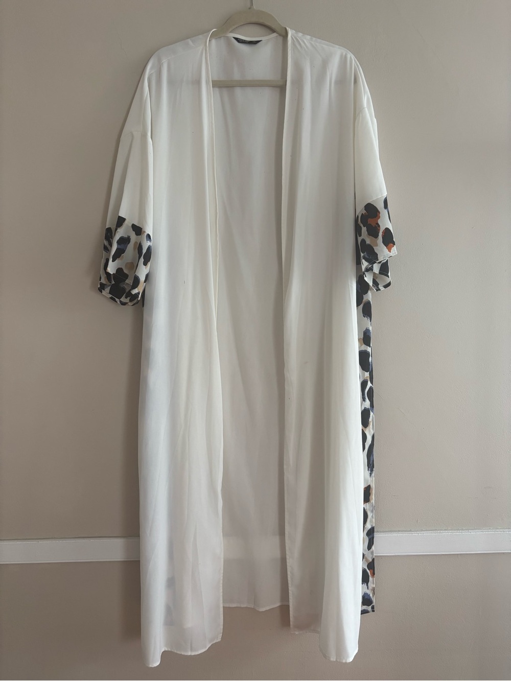 Women’s White Kimono Robe with Leopard Trim